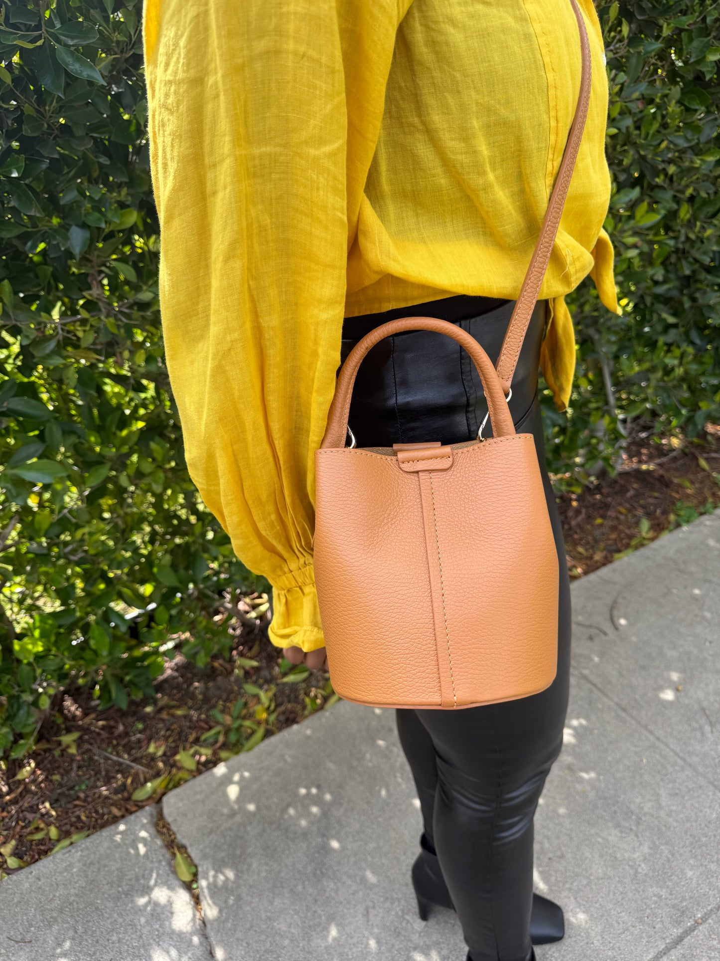 Adjustable Shoulder Bucket Bag - 100% Calf Leather, Adjustable Strap, Zipper Closure, Ideal for Everyday Use